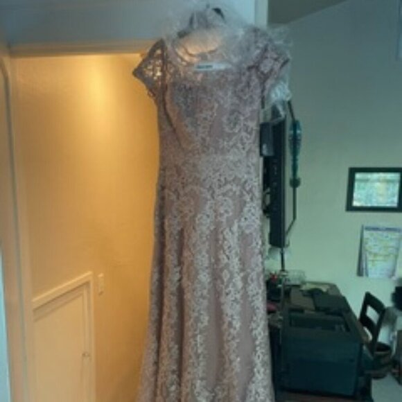 NWT La Femme 27935SC Mother of the Bride Dress Mauve Size 10 - Picture 7 of 8